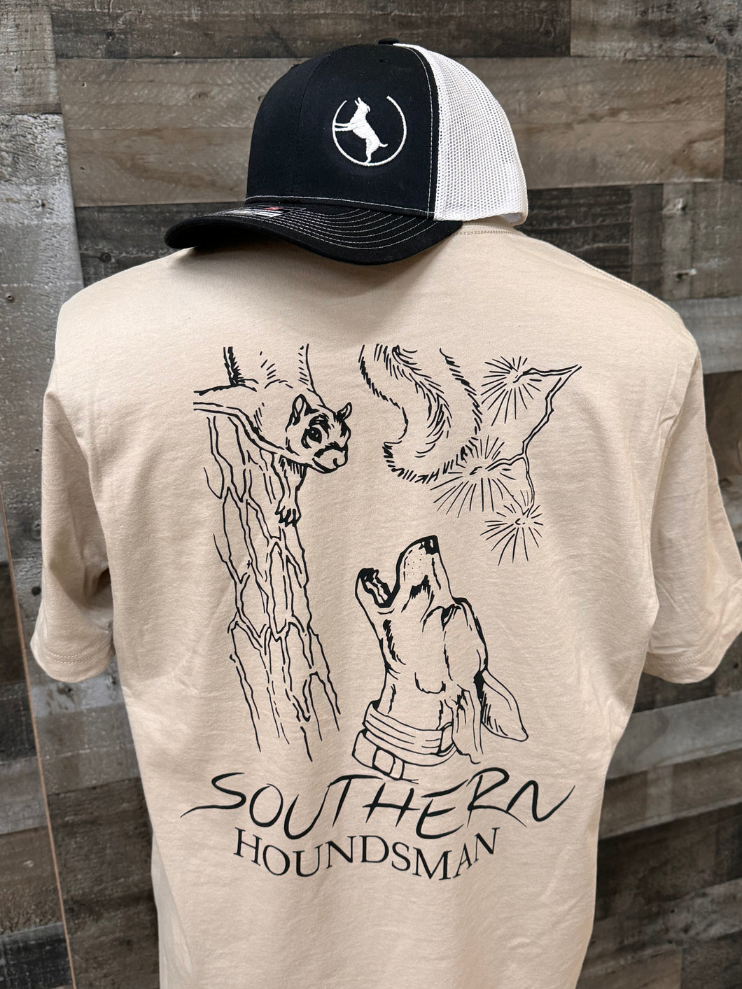 Treed Squirrel Up Close Southern Houndsman T-Shirt